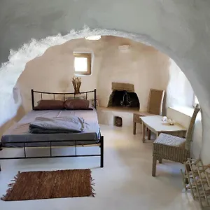 https://artemis-studio-pyrgi.hotels-in-mykonosisland.net